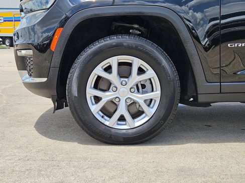 Used 2023 Jeep Grand Cherokee L Limited w/ Luxury Tech Group II AWD/4WD image 13