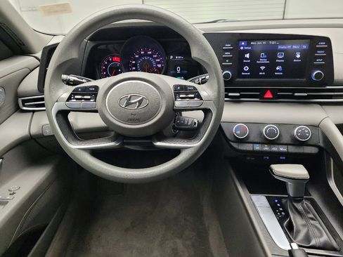 Used 2023 Hyundai Elantra SE FWD image 22