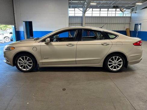Used 2017 Ford Fusion Energi SE FWD image 7