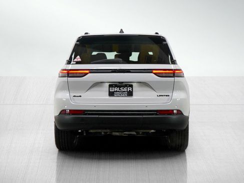 Used 2023 Jeep Grand Cherokee Limited w/ Black Appearance Package image 6