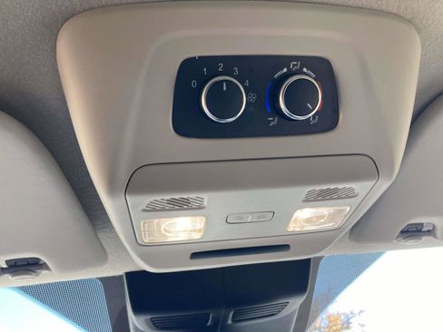 Used 2023 Ford Transit 350 XLT image 28