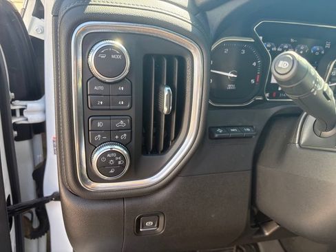Used 2022 GMC Sierra 3500 Denali w/ Denali Ultimate Package AWD/4WD image 12