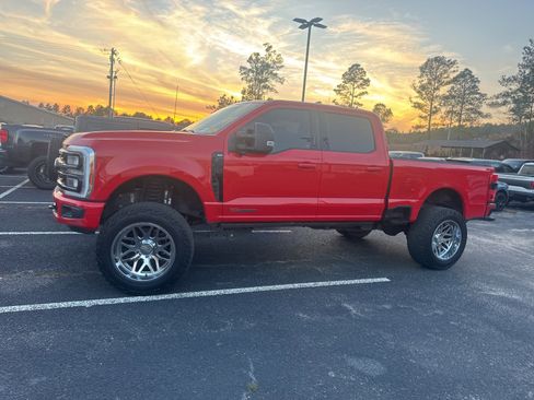 Used 2024 Ford F350 XLT w/ Black Appearance Package image 4