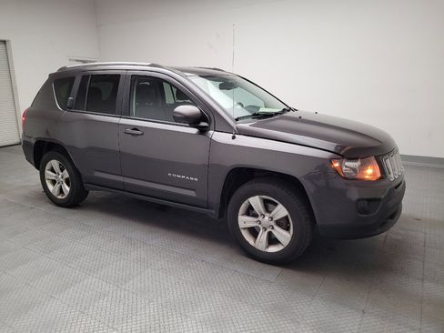 Used 2016 Jeep Compass Latitude image 11