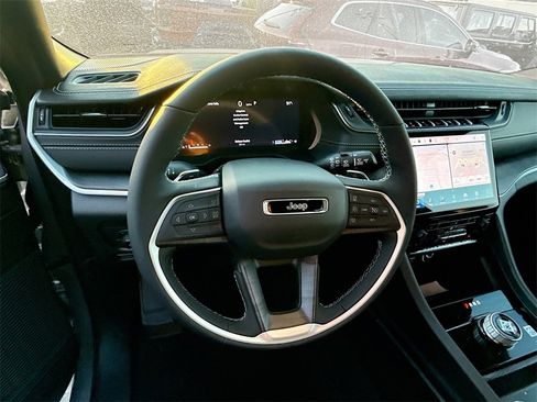 New 2025 Jeep Grand Cherokee L Limited image 11
