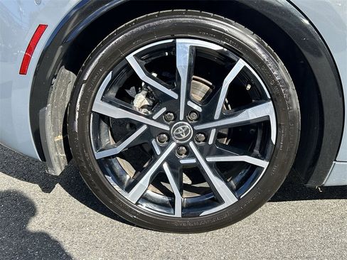 Used 2024 Toyota Prius Prime Premium image 12