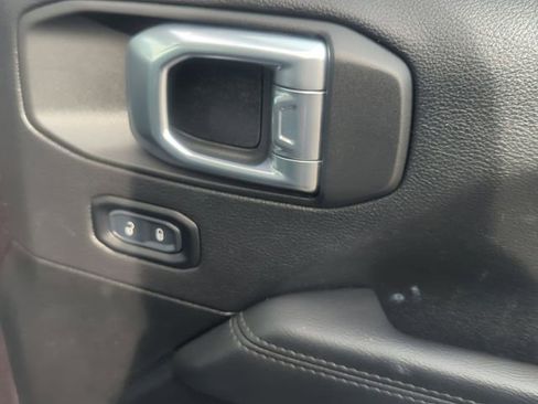 Used 2021 Jeep Wrangler Unlimited Sahara image 27