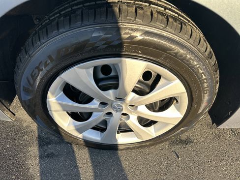 Used 2024 Toyota Corolla LE image 27