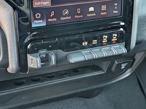 New 2026 RAM 2500 Tradesman AWD/4WD image 12