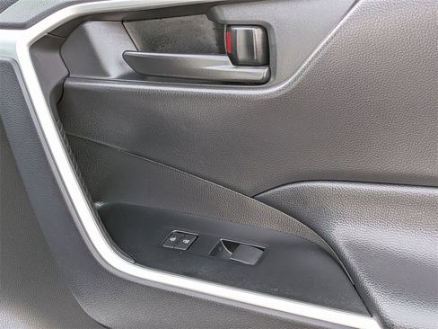 Used 2025 Toyota RAV4 LE image 33