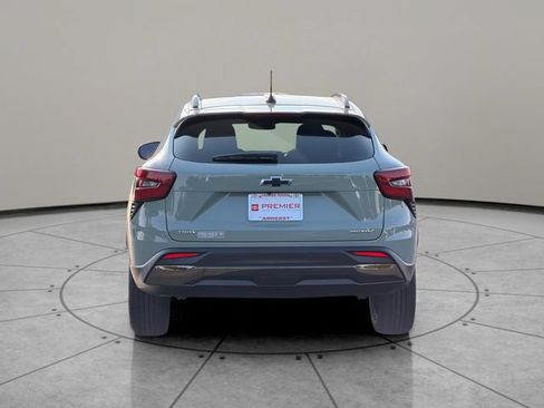 Used 2025 Chevrolet Trax ACTIV w/ Sunroof Package FWD image 5