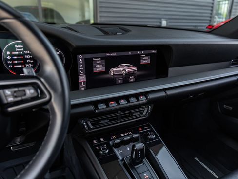 Certified 2021 Porsche 911 Carrera RWD image 29