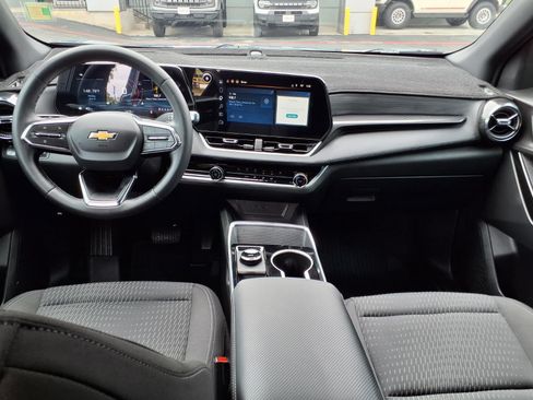 Used 2026 Chevrolet Equinox LT FWD image 13
