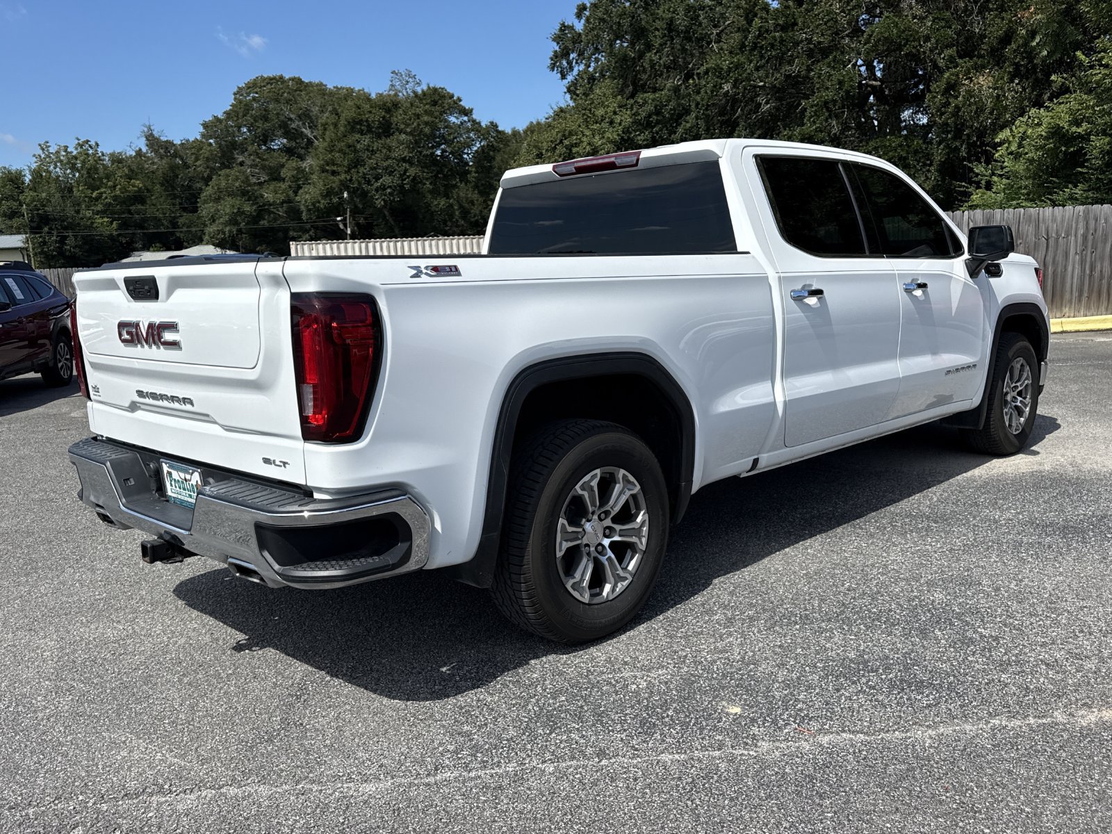 Used 2023 GMC Sierra 1500 SLT w/ X31 Off-Road Package AWD/4WD image 5
