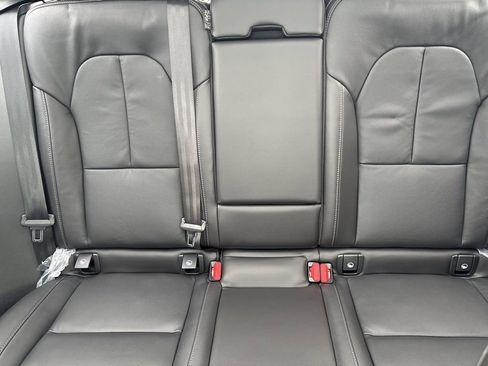 New 2026 Volvo XC40 B5 Plus w/ Protection Package Premier AWD/4WD image 31