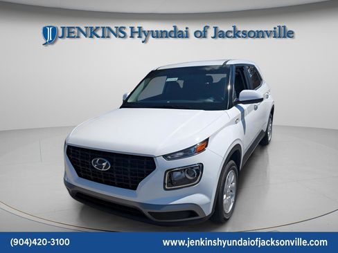 New 2025 Hyundai Venue SE image 1