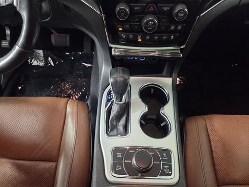 Used 2019 Jeep Grand Cherokee Summit w/ Platinum Series Group AWD/4WD image 14