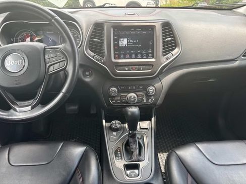Used 2021 Jeep Cherokee Trailhawk AWD/4WD image 19