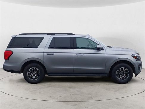 Used 2024 Ford Expedition Max XLT image 6