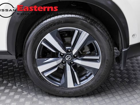 Used 2021 Nissan Rogue Platinum image 11