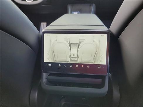 Used 2026 Tesla Model Y Long Range AWD/4WD image 17