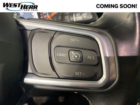 Used 2022 Jeep Wrangler Unlimited Sahara image 11