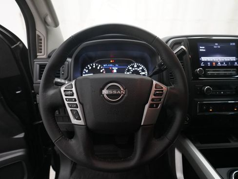 Used 2024 Nissan Titan SV w/ SV Convenience Package AWD/4WD image 4