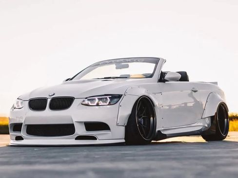 Used 2011 BMW M3 Convertible RWD image 2
