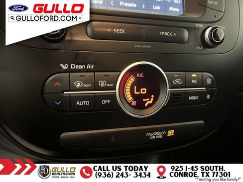 Used 2017 Kia Soul + FWD image 26