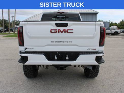 Used 2025 GMC Sierra 2500 AT4 w/ AT4 Premium Plus Package image 11