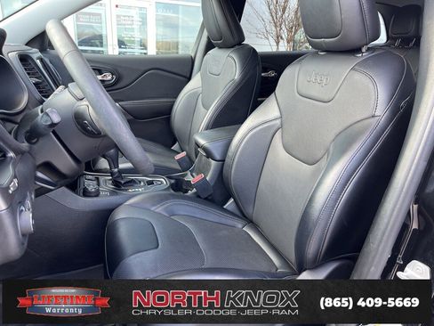 Used 2022 Jeep Cherokee Latitude Lux w/ Sun & Sound Group image 4