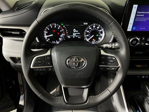 Used 2026 Toyota Highlander XLE AWD/4WD image 15