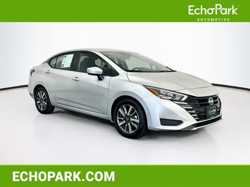 Used 2025 Nissan Versa SV FWD image 1