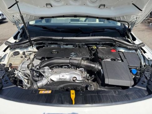 Used 2022 Mercedes-Benz GLA 250 4MATIC image 13