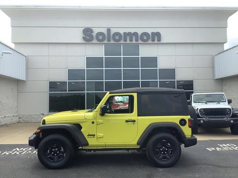 Certified 2022 Jeep Wrangler Sport AWD/4WD image 1