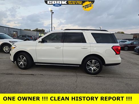 Used 2023 Ford Expedition XLT image 2