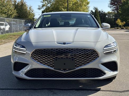 Used 2025 Genesis G70 2.5T image 2