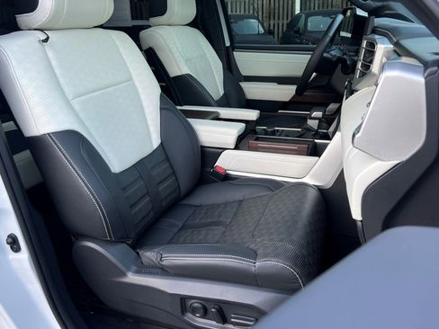 Used 2024 Toyota Sequoia Capstone image 10