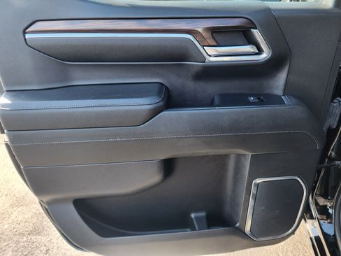 Used 2024 GMC Sierra 1500 SLT image 17