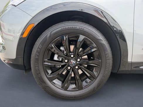 Used 2025 Buick Envista Sport Touring FWD image 9