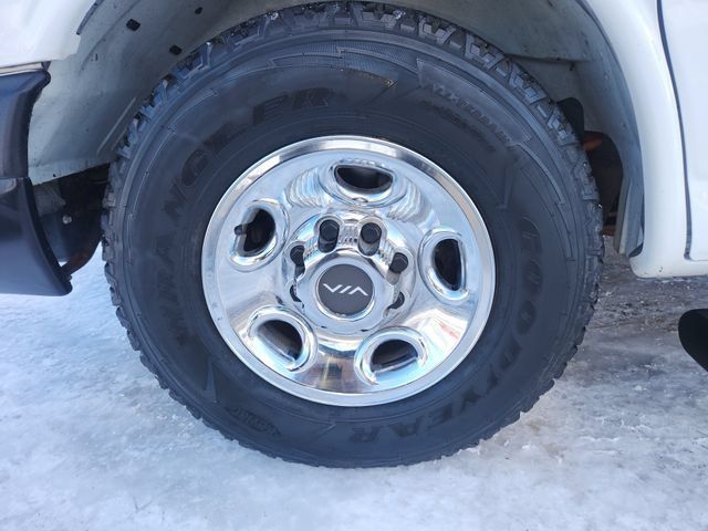 Used 2014 Chevrolet Express 2500 RWD image 11