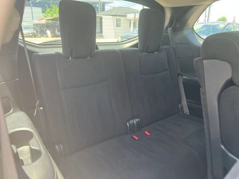 Used 2013 Nissan Pathfinder SV FWD image 15