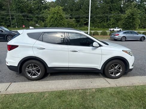 Used 2017 Hyundai Santa Fe Sport FWD image 3