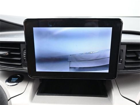 Used 2022 Ford Explorer XLT image 19