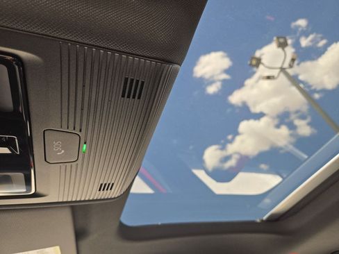 New 2026 Volkswagen GTI SE FWD image 18