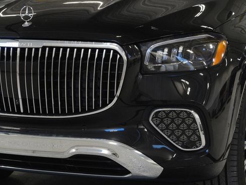 New 2026 Mercedes-Benz Maybach GLS 600 4MATIC image 9