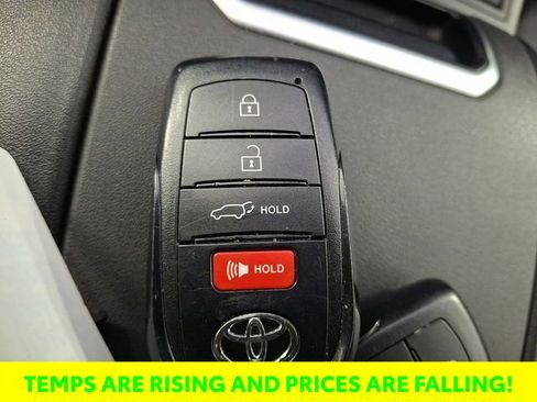 Used 2024 Toyota Highlander XSE image 18