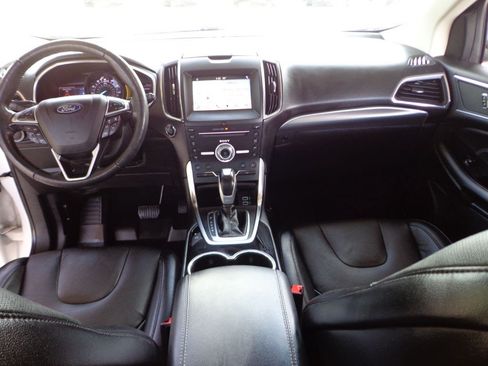 Used 2018 Ford Edge Titanium w/ Equipment Group 301A AWD/4WD image 22