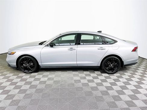 Certified 2025 Honda Accord SE image 4