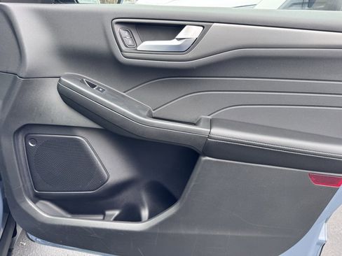 Used 2024 Ford Escape SE image 29